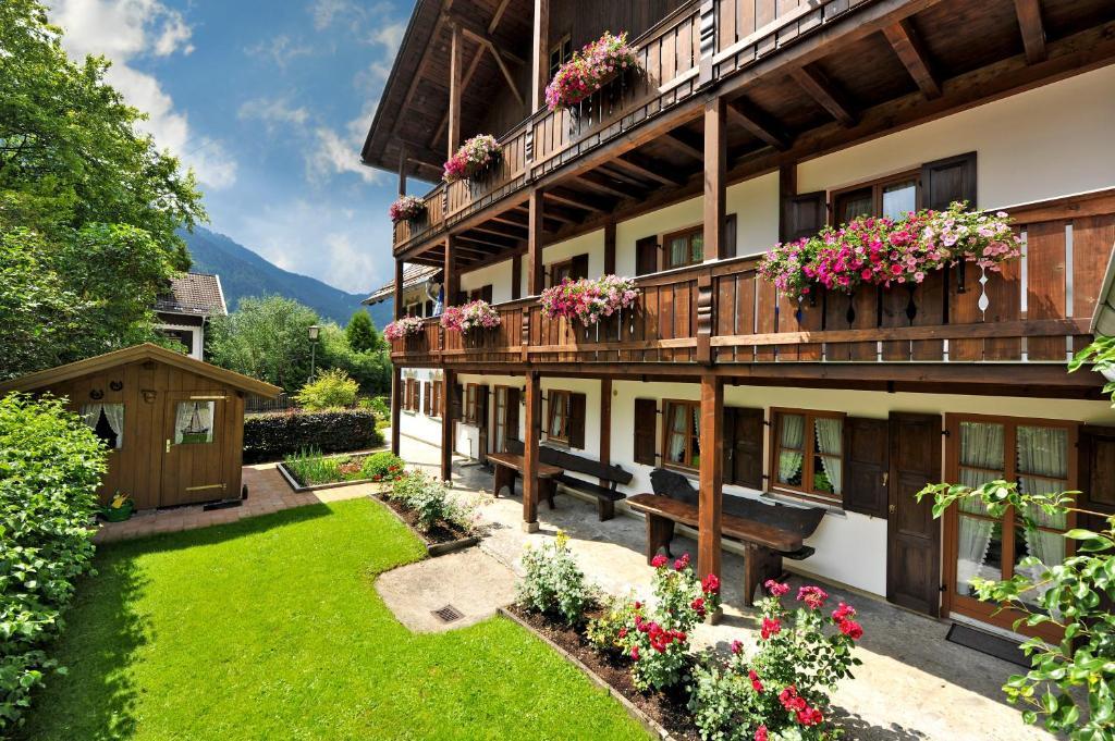 Gaestehaus Enzianhof Hotel Garni Oberammergau Eksteriør billede