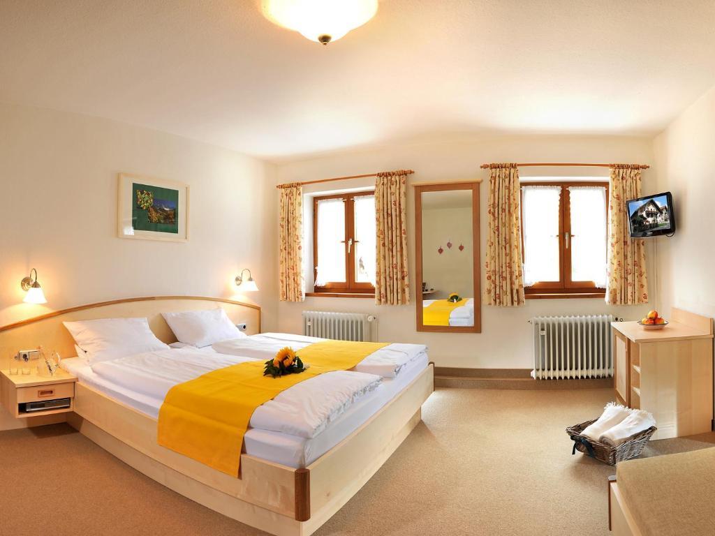 Gaestehaus Enzianhof Hotel Garni Oberammergau Værelse billede